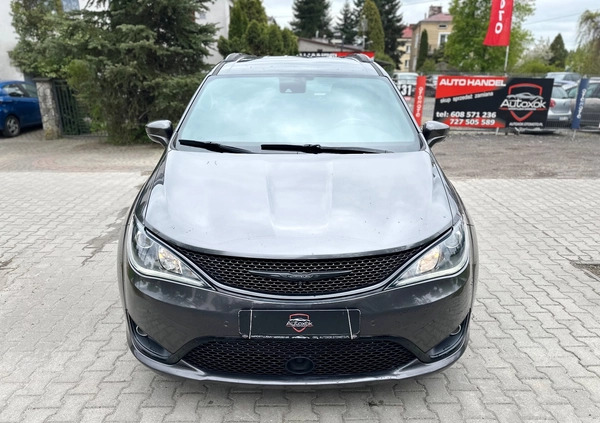 Chrysler Pacifica cena 108000 przebieg: 117000, rok produkcji 2018 z Olsztynek małe 781